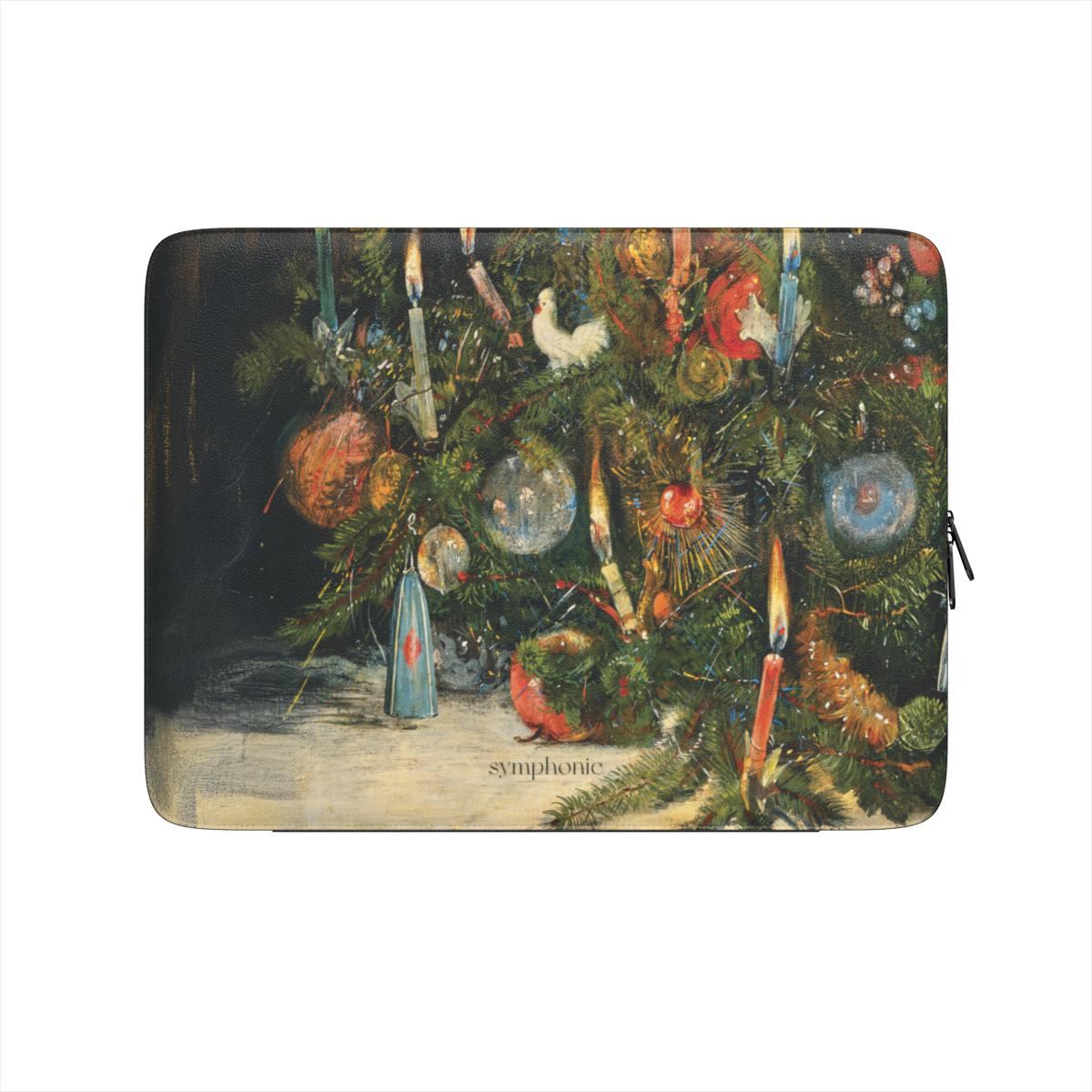 Christmas Tree Decorated with Lights - Laptop Sleeve